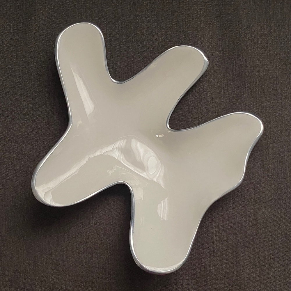NWT 2006 Cole River Modern Cream and Silver Decorative Accent Dish